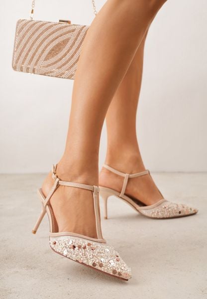 Beżowe Siateczkowe Sandały na Szpilce z Noskiem Zdobionym Koralikami Riovela. Brązowe sandały damskie Born2be, z aplikacjami, bez obcasa, na szpilce. Za 99.99 zł.