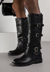 Czarne Kozaki Bikery Ozdobione Paskami i Kwadratowymi Klamrami Lingara. Czarne kozaki damskie Born2be, z jeansu, bez obcasa, na płaskiej podeszwie. Za 179.99 zł.