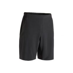 Spodenki fitness kardio FST900 męskie. Czarne szorty męskie DOMYOS, m, z elastanu, na fitness i siłownię. W wyprzedaży za 54.99 zł.