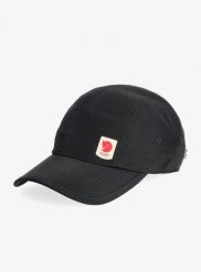 Czapka z daszkiem Fjallraven High Coast Wind Cap. Czarne czapki z daszkiem damskie Fjällräven, bez wzorów, z materiału. Za 180.29 zł.