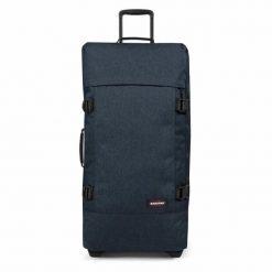 Torba podróżna Eastpak Tranverz L. Niebieskie torebki klasyczne damskie Eastpak, bez wzorów, z denimu, bez dodatków. Za 839.10 zł.