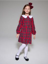 Sukienka w kratę z bawełnianym kołnierzykiem - wielobarwny. Sukienki dziewczęce Sinsay, bez wzorów, z bawełny, bez ramiączek. Za 45.99 zł.