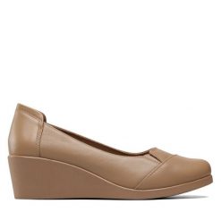 Półbuty Go Soft. Brązowe półbuty damskie GO SOFT, bez wzorów, bez obcasa, na koturnie. Za 139.99 zł.