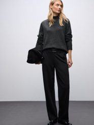 Street One Sweter damski z dzianiny Kobiety czarny|szary marmurkowy, 36. Czarne swetry klasyczne damskie Street One, z dzianiny, bez kołnierzyka. Za 299.95 zł.