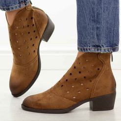 Brązowe ażurowe botki damskie na obcasie Potocki 12749. Brązowe botki damskie POTOCKI, na jesień, z jeansu, eleganckie, bez obcasa, na obcasie, bez zapięcia. Za 219.00 zł.