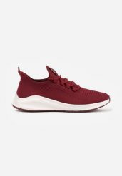 Bordowe Buty Sportowe Sneakersy na Tłoczonej Podeszwie Karill. Czerwone buty sportowe na co dzień męskie Born2be, bez zapięcia, trekkingowe. Za 64.99 zł.