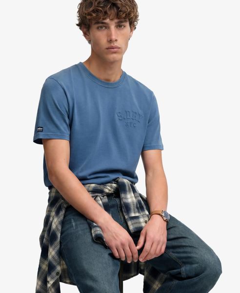 Superdry T‑shirt Relaxed Athletic z tłoczeniem – Moonlight Blue. Niebieskie t-shirty damskie Superdry., xl, bez wzorów, z bawełny, bez kołnierzyka. Za 153.00 zł.