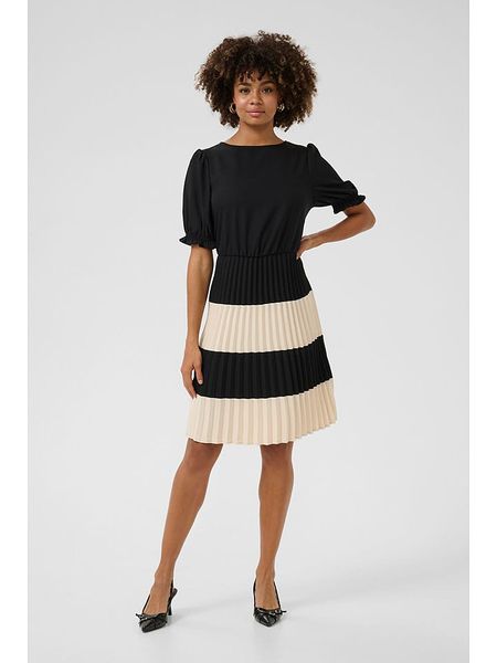 CULTURE Sukienka w kolorze czarnym rozmiar: L. Czarne sukienki damskie Culture, na co dzień, l, bez wzorów, bez kołnierzyka, bez ramiączek, midi, proste. Za 182.72 zł.