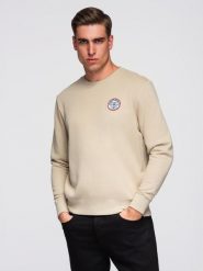 Nierozpinana dresowa bluza męska z naszywką w stylu college – piaskowa V3 - Rozmiar: XXL. Bluzy bez kaptura męskie Ombre Clothing, m, z bawełny. W wyprzedaży za 79.99 zł.