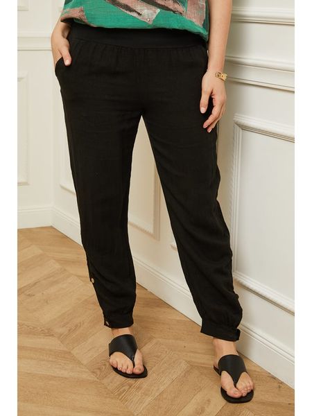 Curvy Lady Lniane spodnie w kolorze czarnym rozmiar: 44/46. Czarne spodnie materiałowe damskie Curvy Lady, bez wzorów, ze lnu, klasyczne, z standardowym stanem. Za 91.56 zł.