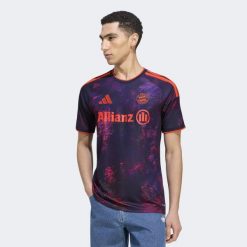 Koszulka z trzeciego zestawu FC Bayern 26/27 dla drużyny kobiet. T-shirty damskie Adidas, l, bez wzorów, z materiału, bez kołnierzyka. Za 439.00 zł.