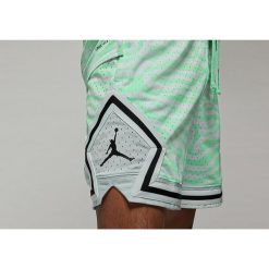 Spodenki męskie nike air jordan dri-fit sport bc all over printed diamond. Zielone szorty męskie Nike, na lato, bez wzorów, sportowe. Za 249.00 zł.