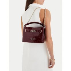 Torebka Nine West. Czerwone torebki klasyczne damskie Nine West, bez wzorów, bez dodatków. Za 249.99 zł.