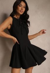 Czarna Sukienka Bez Rękawów o Rozkloszowanym Kroju Wiązana przy Dekolcie Hirkio. Czarne sukienki damskie Renee, na imprezę, m, bez wzorów, eleganckie, bez kołnierzyka, bez ramiączek, mini, rozkloszowane. W wyprzedaży za 79.99 zł.
