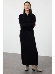 Trendyol Sukienka w kolorze czarnym rozmiar: XL. Czarne sukienki damskie Trendyol, xl, bez wzorów, bez kołnierzyka, bez ramiączek, maxi. Za 131.12 zł.