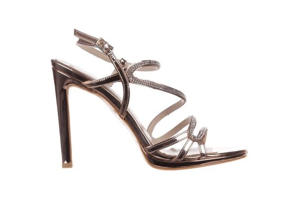 Sandały Bayla-187 589-531 Rose 22 187062, Róż, Skóra ekologiczna - 36. Czerwone sandały damskie Bayla, bez wzorów, z lakierowanej skóry, bez obcasa. W wyprzedaży za 179.10 zł.