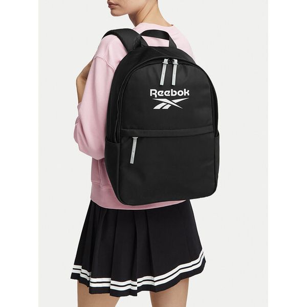 Plecak Reebok. Czarne plecaki damskie Reebok, bez wzorów, sportowe. Za 129.99 zł.