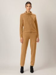 APART Sweter w kolorze jasnobrązowym rozmiar: 44/46. Brązowe golfy damskie Apart, z kaszmiru, bez kołnierzyka. Za 156.98 zł.