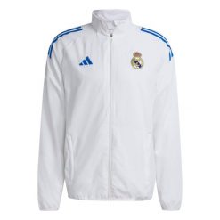 Kurtka dresowa Prematch Real Madrid EU 2025/26. Białe kurtki męskie Adidas, bez wzorów, z dresówki, sportowe, bez kaptura. W wyprzedaży za 331.85 zł.