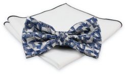 Niebiesko-Szara Mucha z Białą Poszetką -CHATTIER- Męska, Abstrakcyjny Wzór Geometryczny. Niebieskie krawaty i muchy męskie Chattier, bez wzorów, eleganckie. Za 59.00 zł.