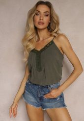 Ciemnozielony Top z Wiskozą i Lnem z Ozdobną Koronką Semialine. Zielone topy damskie Renee, l, z aplikacjami, z koronki, bez kołnierzyka. Za 39.99 zł.