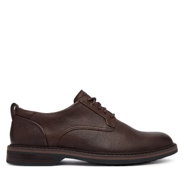 Półbuty Clarks. Brązowe półbuty męskie Clarks, bez zapięcia. Za 479.99 zł.