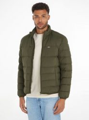 TOMMY JEANS Kurtka pikowana w kolorze khaki rozmiar: M. Brązowe kurtki męskie Tommy Jeans, na zimę, m, bez wzorów, z jeansu, bez kaptura. Za 412.88 zł.