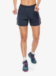 Spodenki do biegania damskie La Sportiva Flow 5in Short. Niebieskie szorty damskie La Sportiva, bez wzorów, z materiału. Za 390.49 zł.
