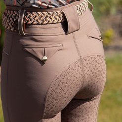 Damskie spodnie jeździeckie o pełnej przyczepności Harry's Horse Classy. Brązowe spodnie materiałowe damskie HARRYS HORSE, bez wzorów, z elastanu, eleganckie, z podwyższonym stanem. Za 224.50 zł.