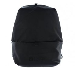 Plecak unisex Big Star, materiał tekstylny o gładkiej strukturze z pojemną komorą główną regulowanymi szelkami oraz dodatkową kieszenią zamykaną na z. Czarne plecaki damskie Big Star Accessories, bez wzorów, z materiału, biznesowe. Za 169.00 zł.