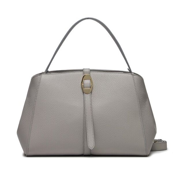 Torebka Coccinelle. Czarne torebki klasyczne damskie Coccinelle, bez wzorów, bez dodatków. Za 879.99 zł.