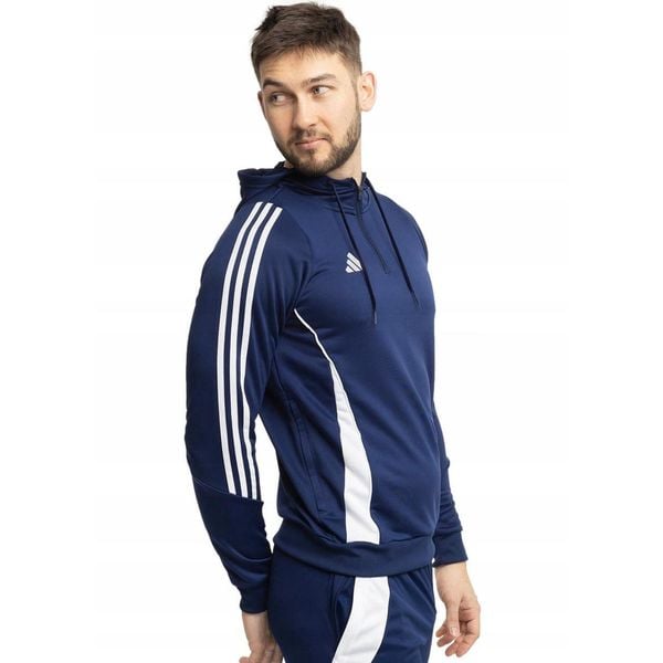 Adidas bluza męska sportowa hoodie Tiro 24 roz. M. Niebieskie bluzy sportowe męskie Adidas, bez wzorów, sportowe, bez kołnierzyka, bez ramiączek. Za 169.00 zł.
