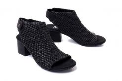 RIEKER 64670-00 black, sandały damskie. Czarne sandały damskie Rieker, bez wzorów, bez obcasa, na obcasie. Za 255.92 zł.
