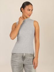 APART Top dzianinowy w kolorze jasnoszarym rozmiar: 36. Szare topy damskie Apart, bez wzorów, z dzianiny, bez kołnierzyka. Za 130.99 zł.