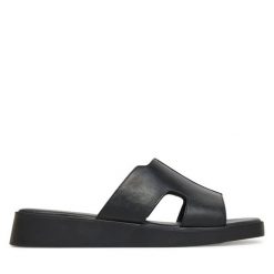 Klapki Lasocki. Czarne klapki damskie Lasocki, bez wzorów, bez obcasa. Za 149.99 zł.