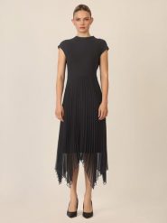 APART Sukienka w kolorze czarnym rozmiar: 40. Czarne sukienki damskie Apart, bez wzorów, z asymetrycznym kołnierzem, bez ramiączek, maxi, asymetryczne. Za 257.31 zł.