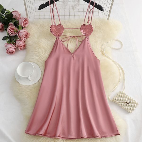 Koszulka nocna z serduszkami i regulowanymi ramiączkami Viorina. Czerwone koszule nocne damskie Intica, bez wzorów. Za 119.00 zł.