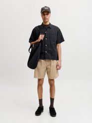 Jack & Jones Bermudy sztruksowe "Bill" w kolorze beżowym rozmiar: XL. Brązowe szorty męskie Jack & Jones, bez wzorów, z bawełny. Za 148.33 zł.
