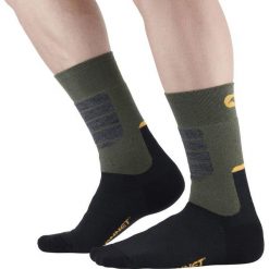 Skarpetki Monnet Hunting Expert. Zielone skarpetki damskie MONNET, bez wzorów, z elastanu. Za 154.50 zł.