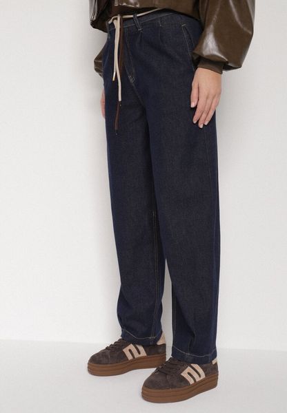 Niebieskie Bawełniane Jeansy o Szerokim Kroju z Wysokim Stanem ze Sznurkiem Carmencita. Niebieskie jeansy damskie Born2be, z podwyższonym stanem. Za 99.99 zł.