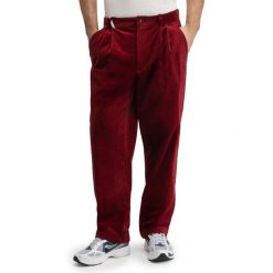 Męskie spodnie sztruksowe z szerokimi nogawkami Siroko Duke Burgundy. Czerwone spodnie materiałowe męskie SIROKO, bez wzorów, ze sztruksu, klasyczne. Za 212.00 zł.