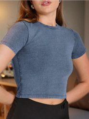 Krótka koszulka z efektem sprania - niebieski. Niebieskie t-shirty damskie Sinsay, l, bez wzorów, bez kołnierzyka. W wyprzedaży za 9.99 zł.