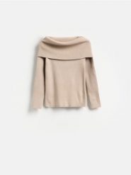 Sweter z wykładanym kołnierzem - beżowy. Brązowe swetry klasyczne damskie Reserved, l, z dzianiny, bez kołnierzyka. Za 109.99 zł.