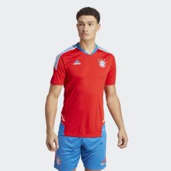 Koszulka treningowa Bayern Munich Condivo 2022/23. Czerwone t-shirty sportowe męskie Adidas, s, bez ramiączek, do piłki nożnej. Za 231.90 zł.