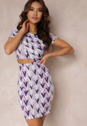 Fioletowa Sukienka Dopasowana z Wycięciem w Geometryczny Print Larai. Fioletowe sukienki damskie Renee, l, bez wzorów, bez kołnierzyka, bez ramiączek, mini, dopasowane. W wyprzedaży za 104.99 zł.