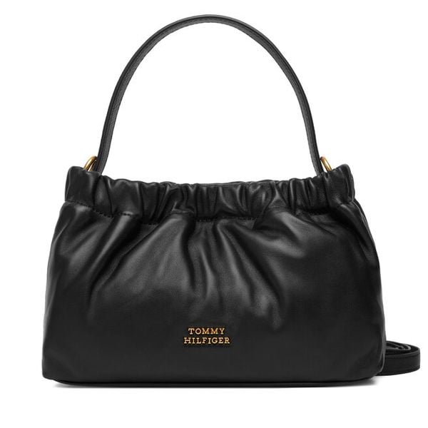 Torebka Tommy Hilfiger. Czarne torebki klasyczne damskie Tommy Hilfiger, bez wzorów, bez dodatków. Za 699.99 zł.