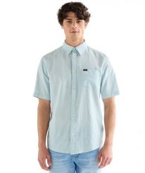 MESKA KOSZULA WRANGLER SS 1 PKT SHIRT FORGET ME NOT 112378046. Koszule męskie Wrangler, s, bez wzorów, bez kołnierzyka, bez ramiączek. Za 119.99 zł.