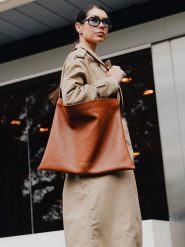 Maison héritage PARIS Skórzany shopper bag "Ori" w kolorze pomarańczowym - 45 x 35 cm rozmiar: onesize. Pomarańczowe shopper bag damskie maison héritage PARIS, bez wzorów, z materiału, na ramię, bez dodatków. Za 260.99 zł.