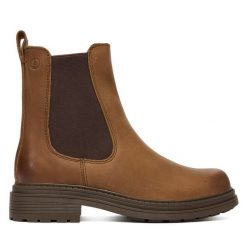 Sztyblety Clarks. Brązowe botki damskie Clarks, bez obcasa, na płaskiej podeszwie, bez zapięcia. Za 569.99 zł.