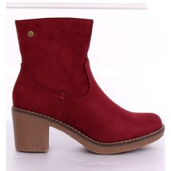 Czerwone Botki na kauczukowym obcasie bordowe 8B852 Wine. Czerwone botki damskie ButyModne, z kauczuku, eleganckie, bez obcasa, bez zapięcia. W wyprzedaży za 129.00 zł.